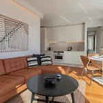 Classy 2bdr House With Balcony By Lovelystay
