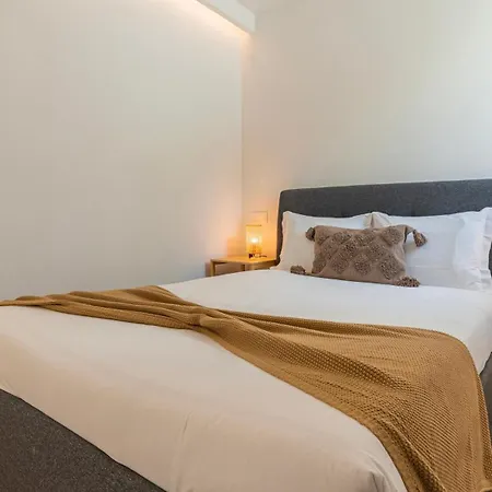 Classy 2bdr House With Balcony By Lovelystay Appartement Lissabon
