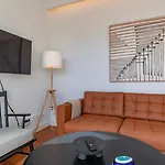 Lägenhet Classy 2bdr House With Balcony By Lovelystay