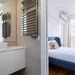 Classy 2bdr House With Balcony By Lovelystay Lägenhet Lisboa