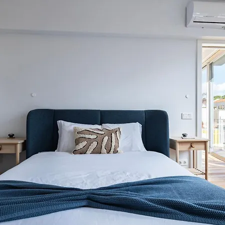 Classy 2bdr House With Balcony By Lovelystay Apartment