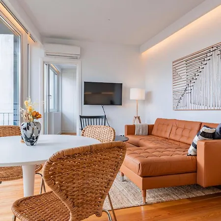 Principe Real 2Br With Balcony By Lovelystay * Lisboa