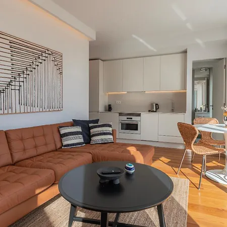 Principe Real 2Br With Balcony By Lovelystay