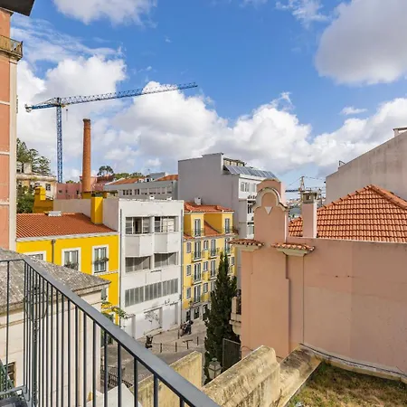 Classy 2bdr House With Balcony By Lovelystay Apartmán Lisboa
