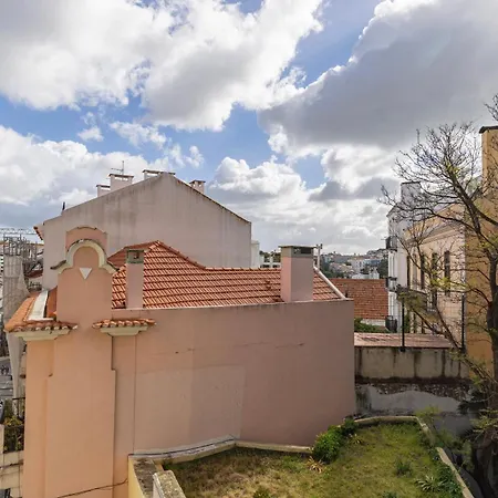 Apartmán Classy 2bdr House With Balcony By Lovelystay